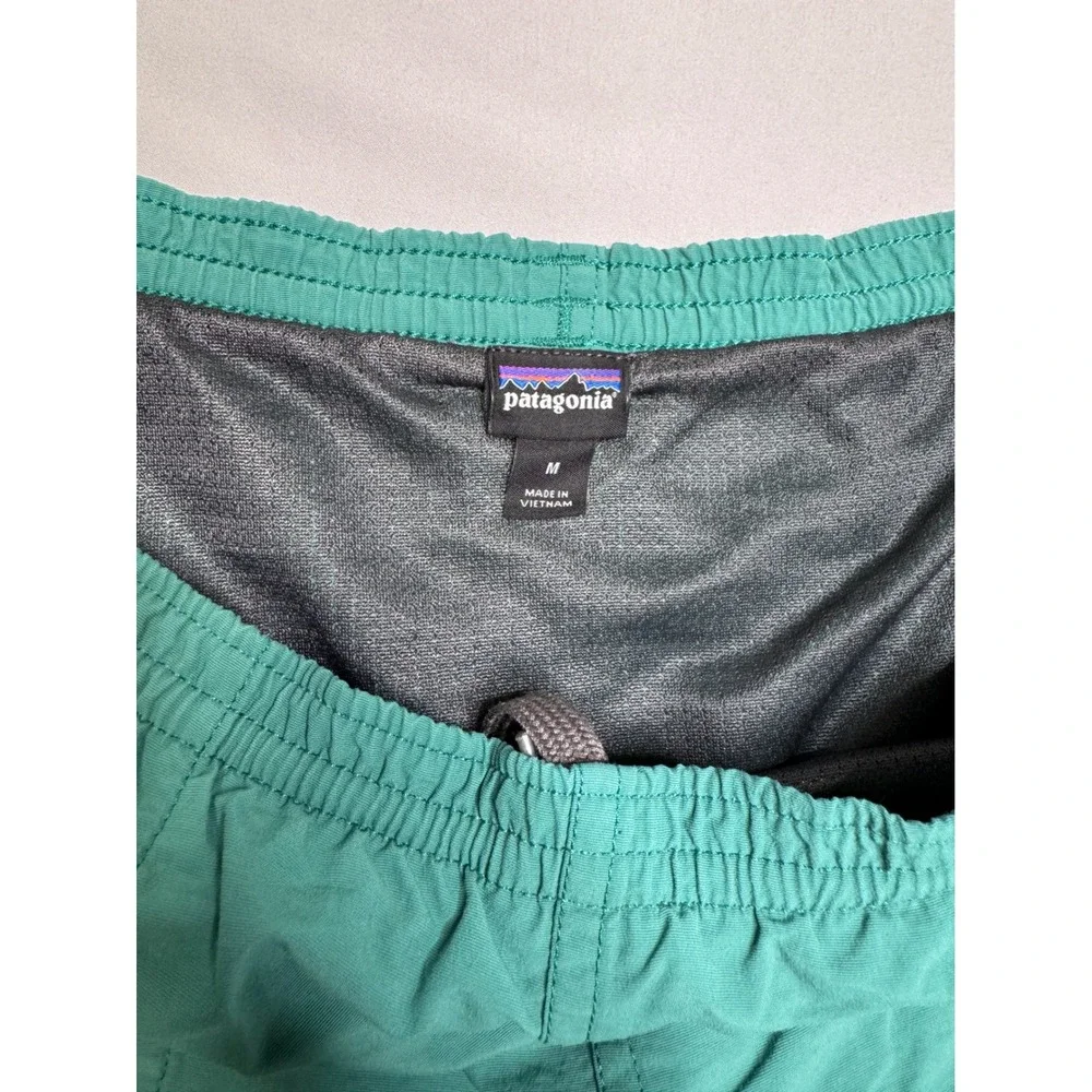 Patagonia Mens Baggies Shorts 5 Inch Inseam Green Nylon Medium Hiking Summer